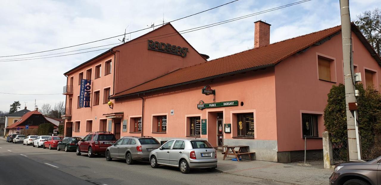 Hotel Koruna Roznov pod Radhostem Exterior photo